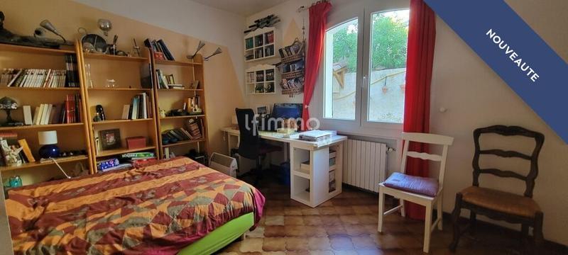 Propriété - 220 m² - 7 pièces