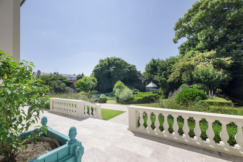 Maison - 224 m² - 7 pièces