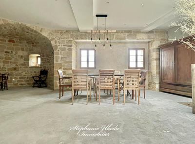 Maison - 235 m² - 6 pièces