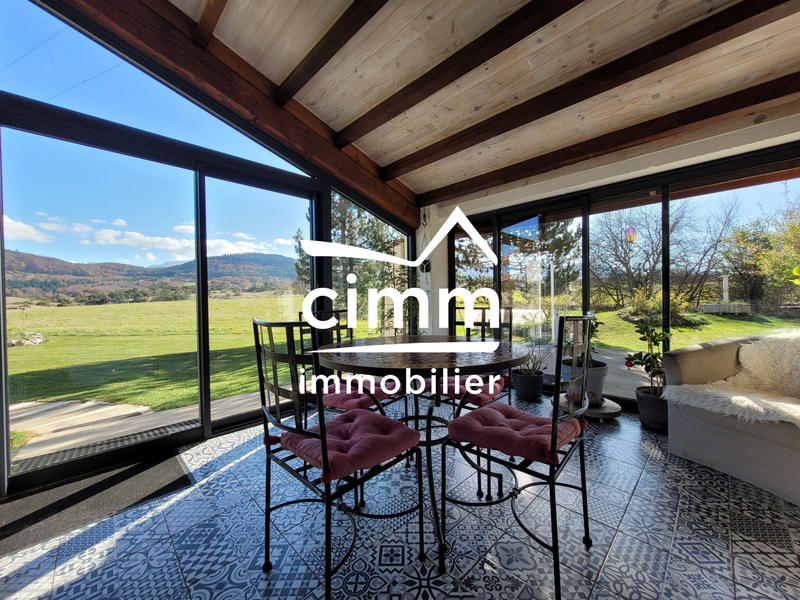 Maison - 215 m² - 7 pièces