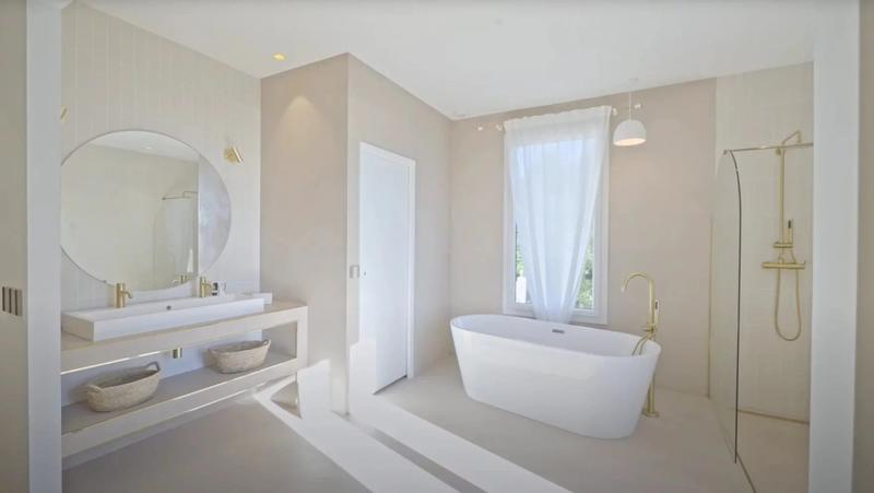 Maison - 336 m² - 12 pièces