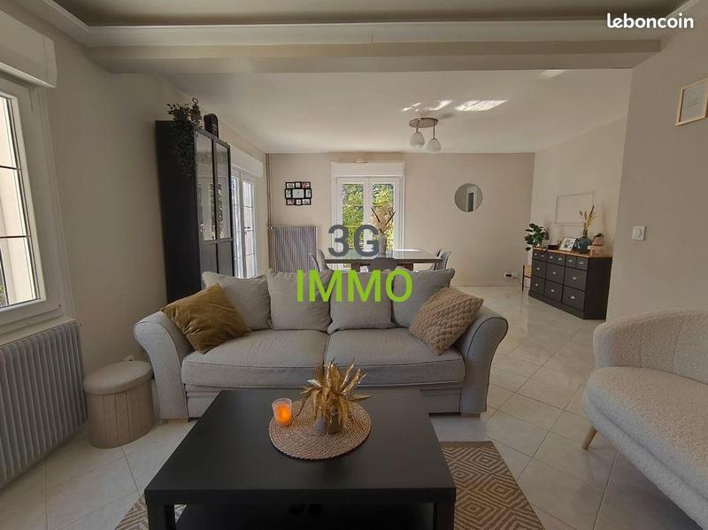 Maison - 90 m² - 5 pièces