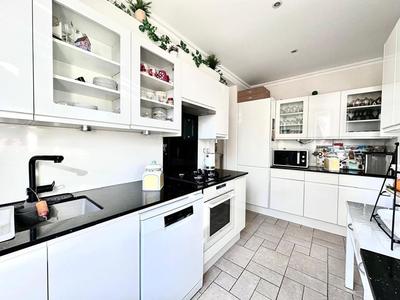 Maison - 122 m² - 6 pièces