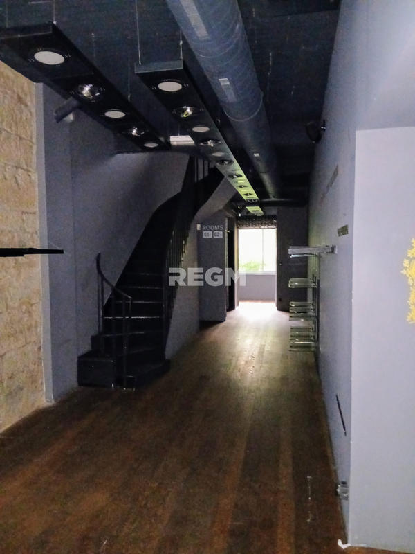 Local commercial - 310 m²