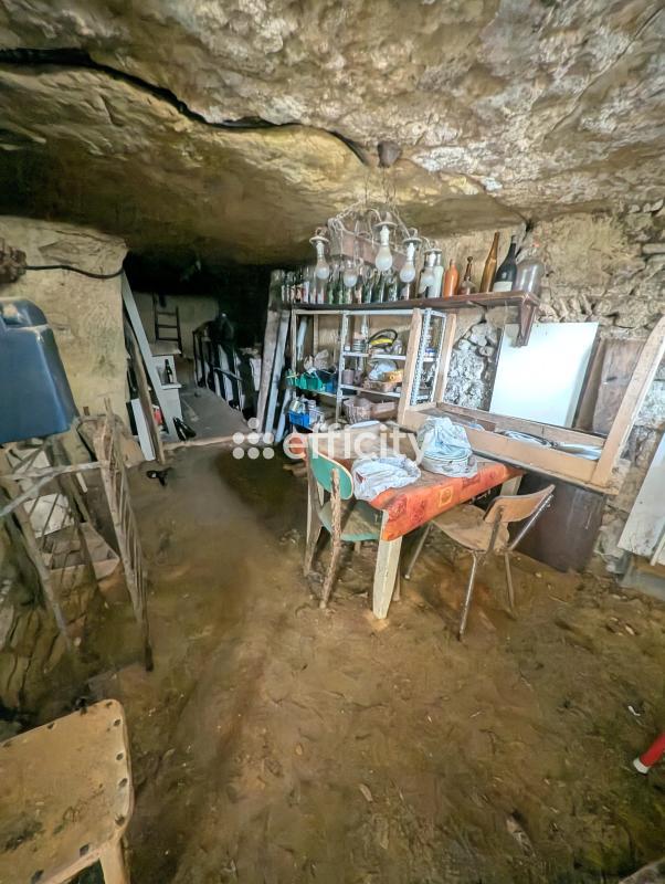 Parking / Garage - 39 m²