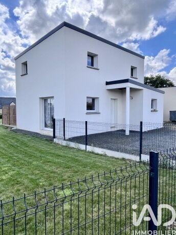 Maison - 94 m² - 5 pièces