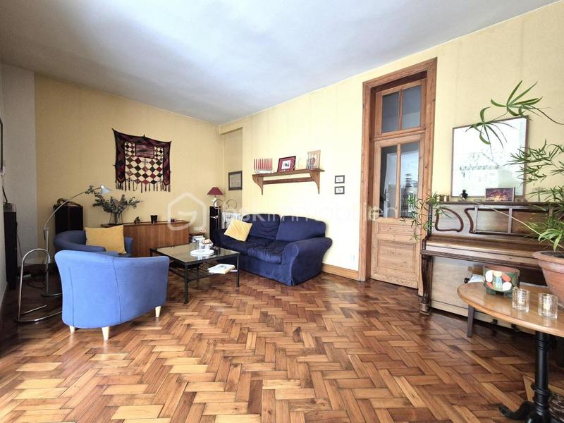 Maison - 365 m² - 10 pièces