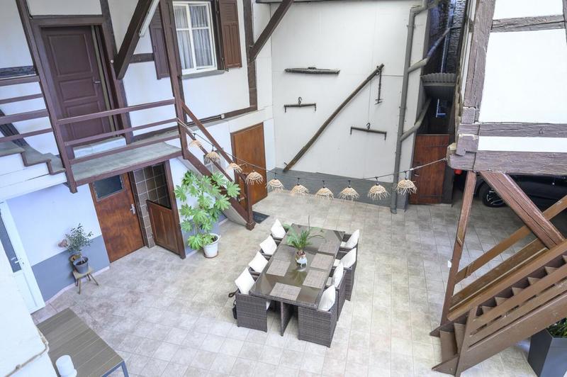 Maison - 405 m² - 6 pièces