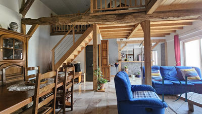 Maison - 291 m² - 10 pièces