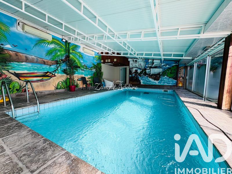 Maison - 227 m² - 8 pièces