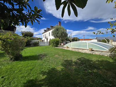 Maison - 210 m² - 7 pièces