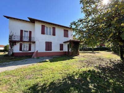 Maison - 264 m² - 13 pièces