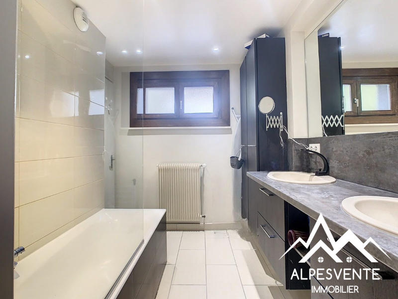 Appartement - 75 m² - 3 pièces