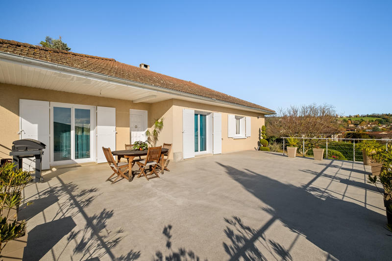 Maison - 215 m² - 6 pièces