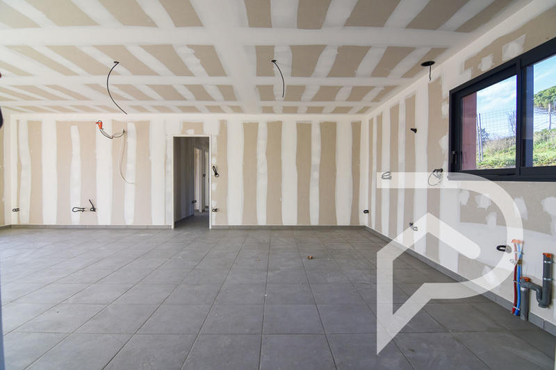 Maison - 99 m² - 4 pièces