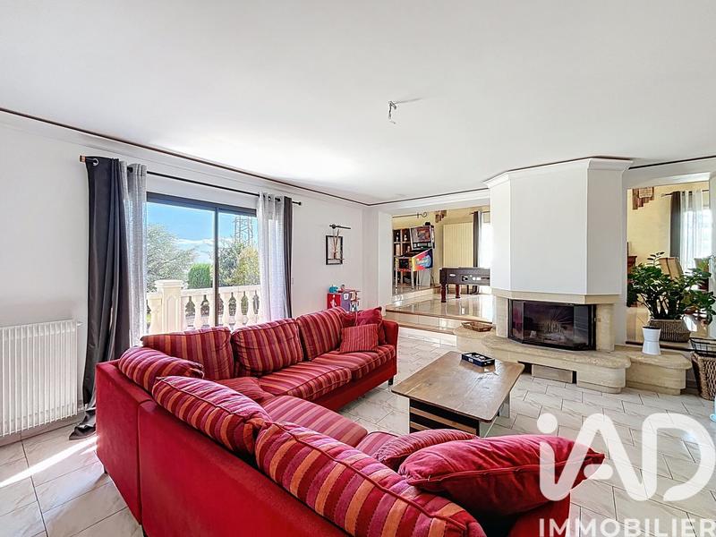 Maison - 240 m² - 5 pièces