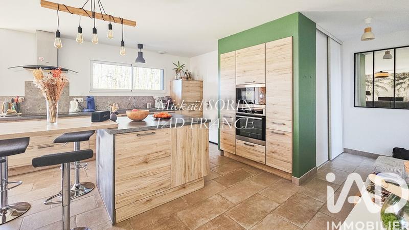 Maison - 88 m² - 5 pièces