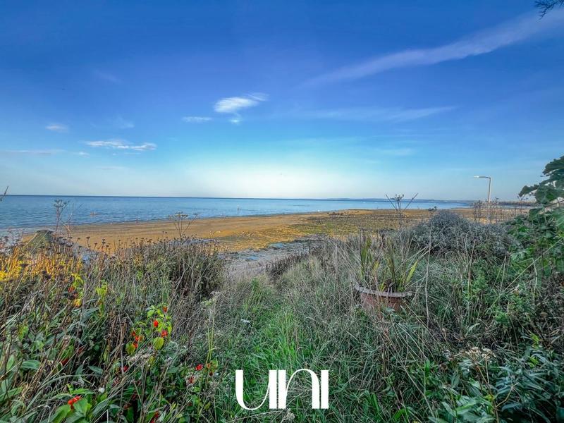 Maison - 237 m² - 7 pièces