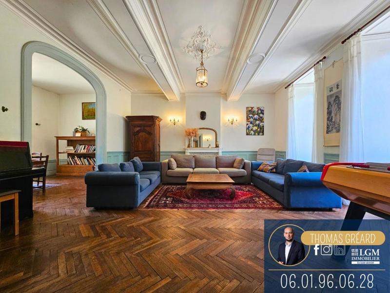 Propriété - 500 m² - 18 pièces