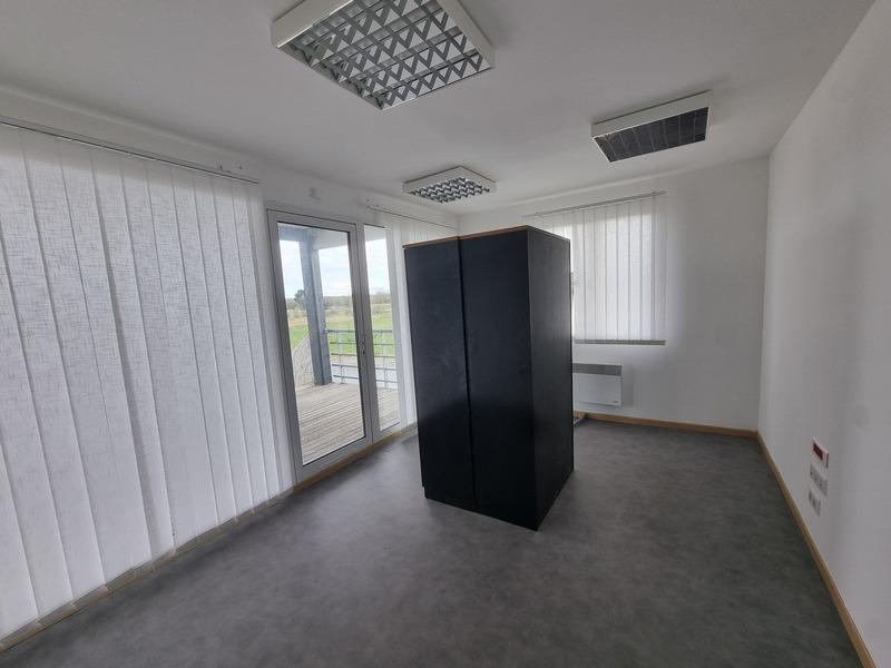 Local commercial - 126 m² - 6 pièces