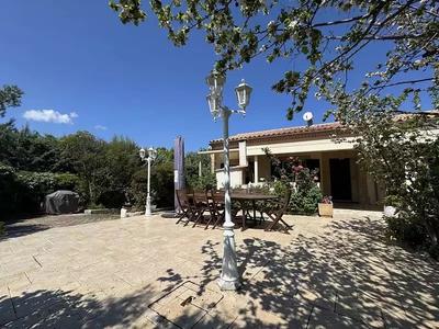 Villa - 232 m² - 8 pièces