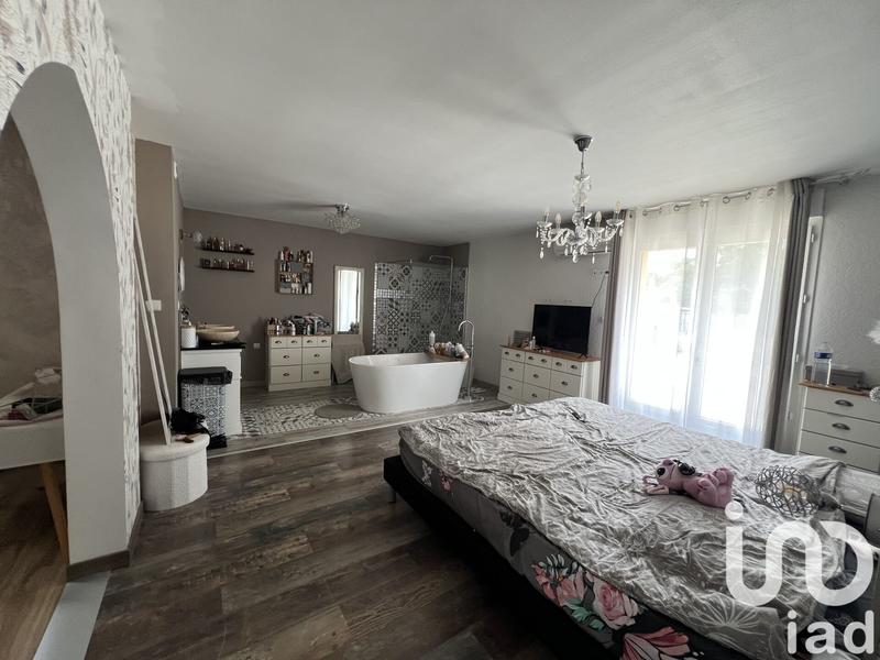 Maison - 360 m² - 9 pièces