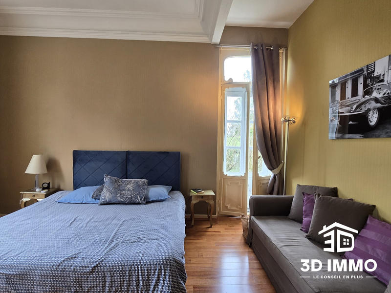 Maison - 277 m² - 9 pièces