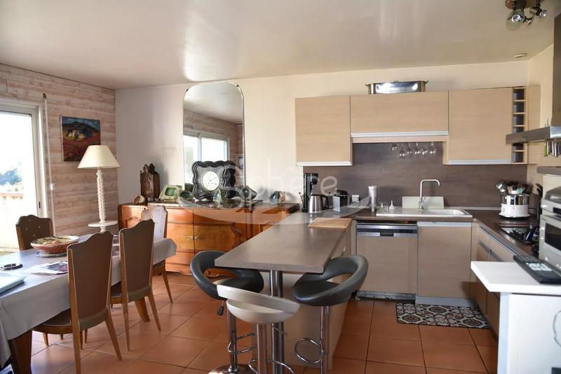 Propriété - 223 m² - 10 pièces