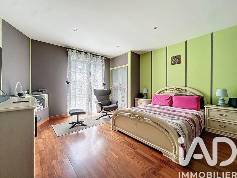 Maison - 194 m² - 7 pièces