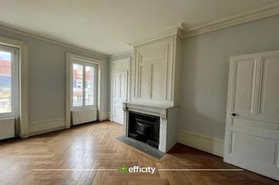 Appartement bourgeois - 77 m² - 3 pièces