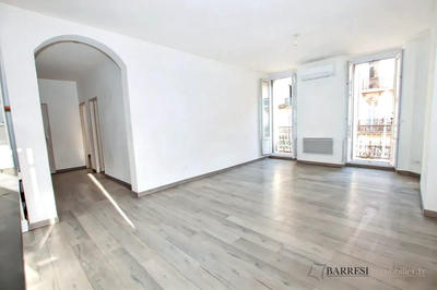 Appartement - 77 m² - 3 pièces