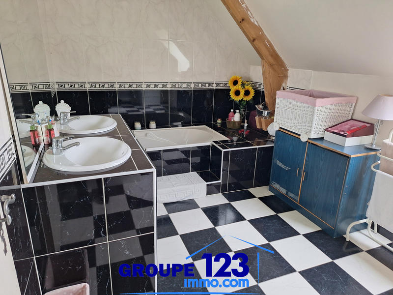 Maison - 169 m² - 7 pièces