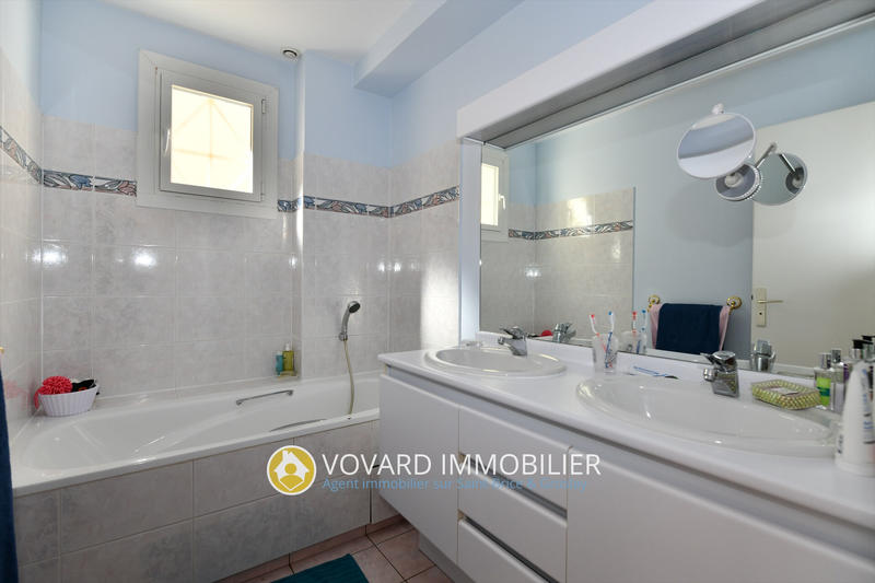 Maison - 193 m² - 9 pièces