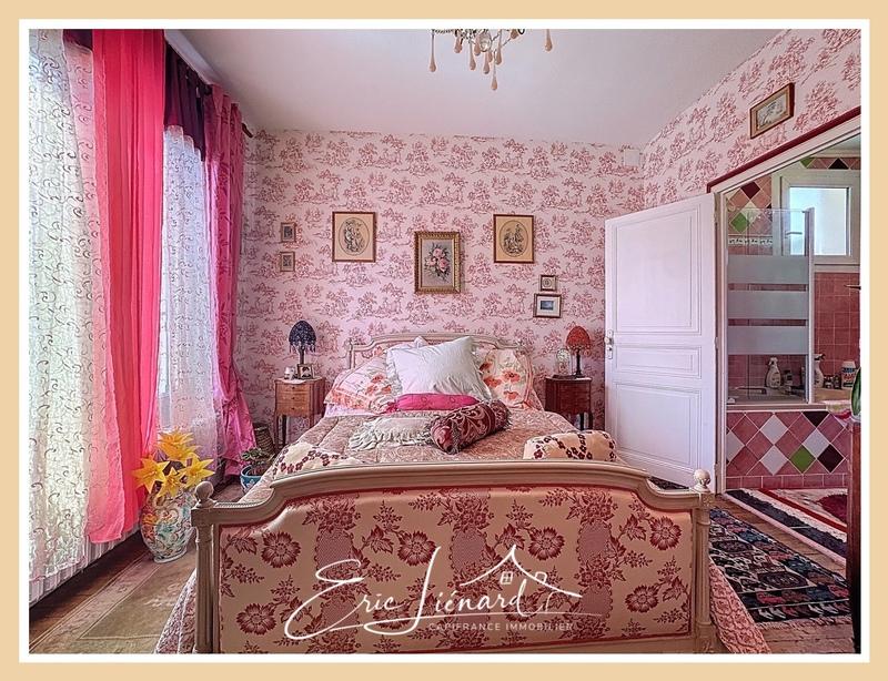 Maison - 229 m² - 9 pièces