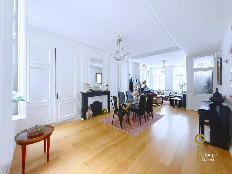 Maison - 230 m² - 8 pièces