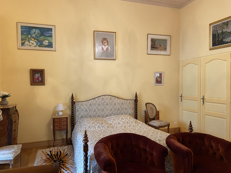 Maison - 406 m² - 9 pièces