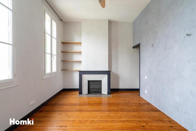 Maison - 270 m² - 8 pièces