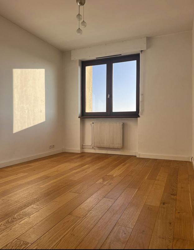 Appartement - 90 m² - 4 pièces