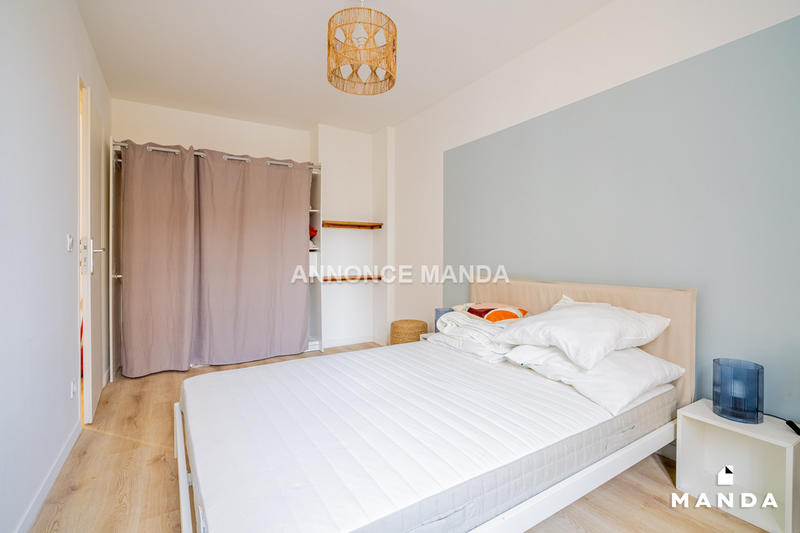 Chambre - 11 m² - 4 pièces