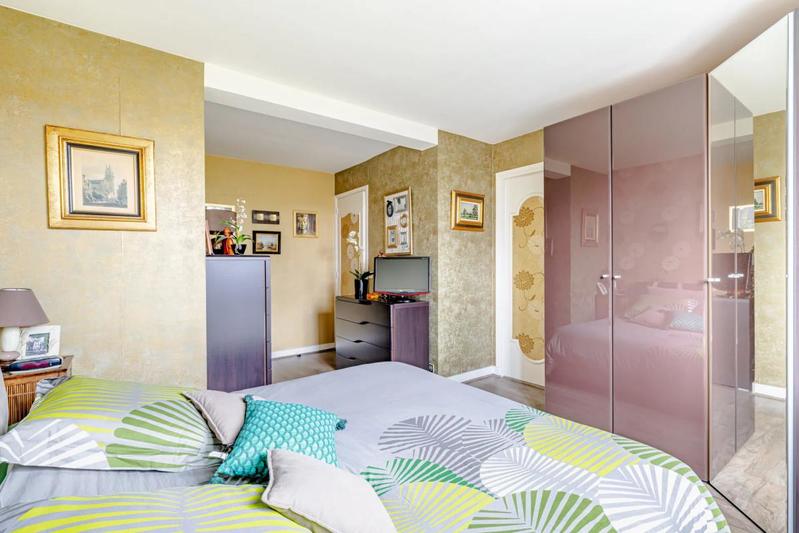 Maison - 230 m² - 9 pièces