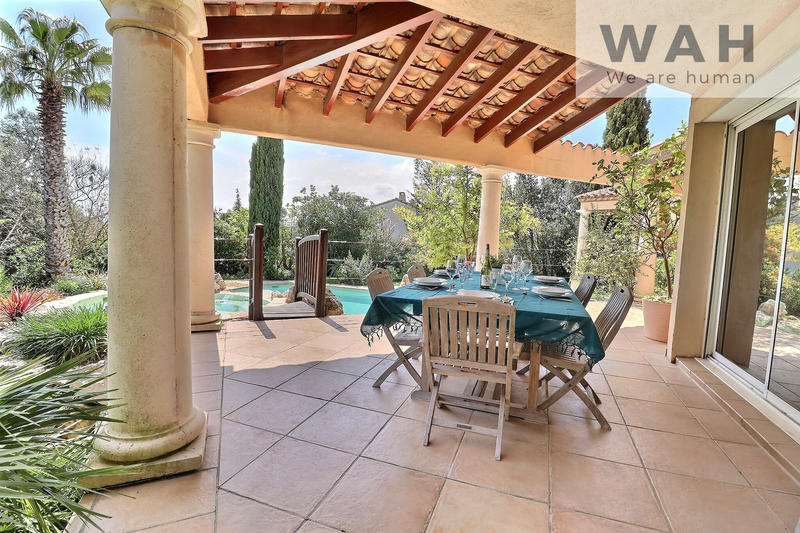 Villa - 226 m² - 7 pièces