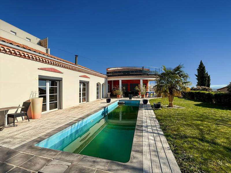 Villa - 265 m² - 6 pièces