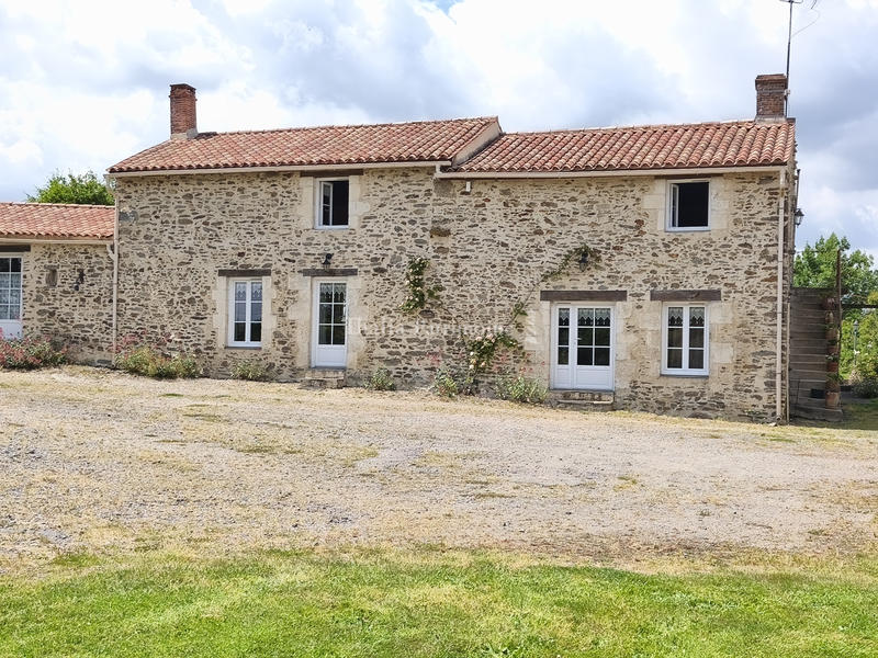 Propriété - 300 m² - 10 pièces