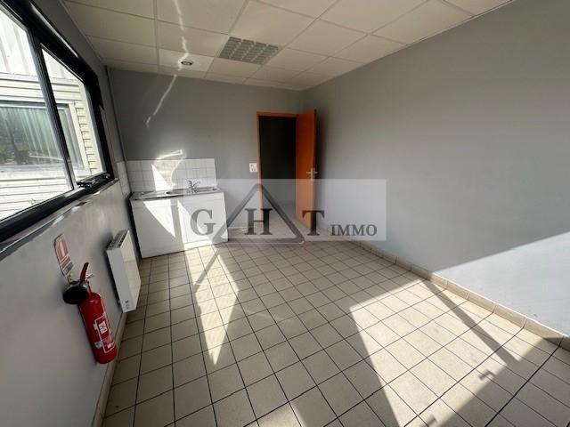 Entrepôt - 2 816 m²