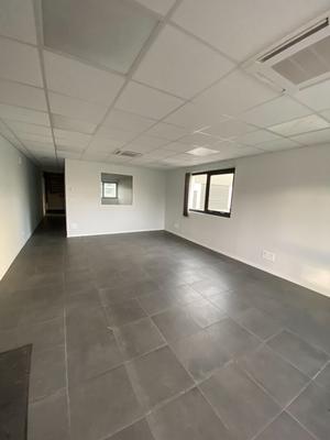 Local commercial - 1 219 m²