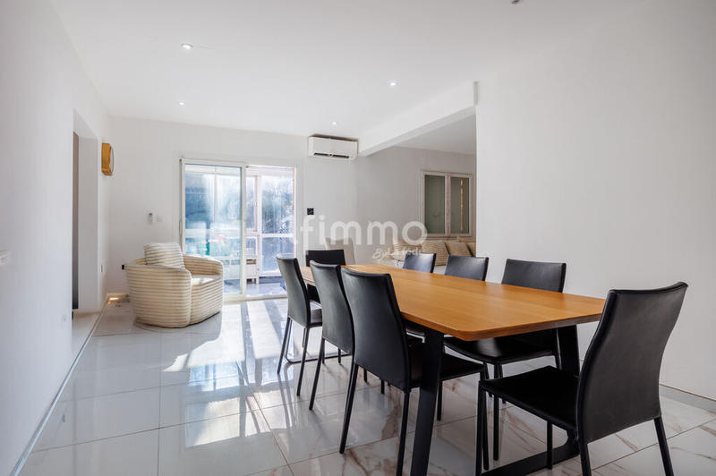 Maison - 179 m² - 6 pièces