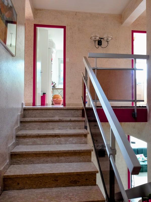 Maison - 220 m² - 9 pièces