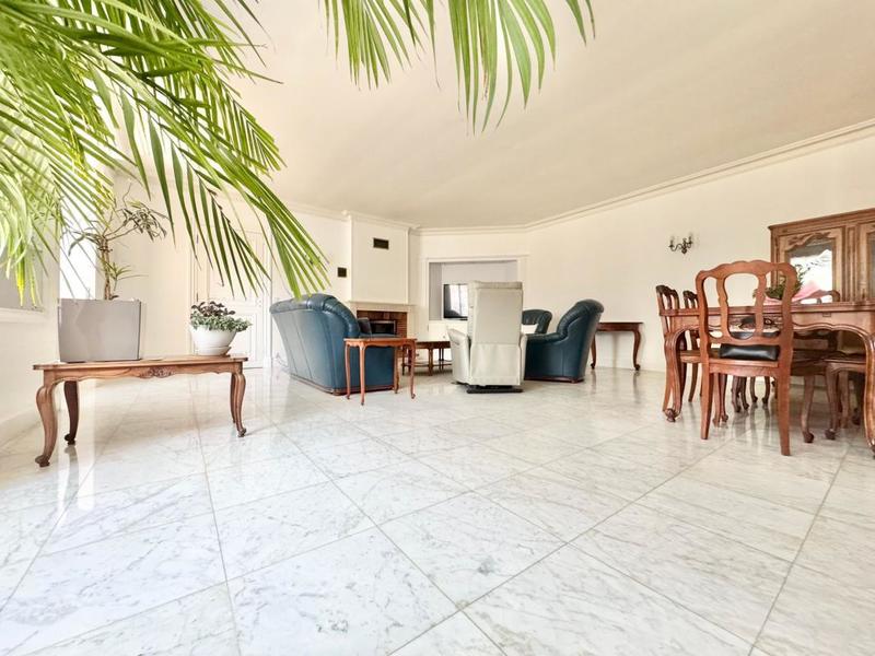 Maison - 171 m² - 6 pièces