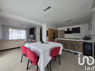 Maison - 121 m² - 5 pièces