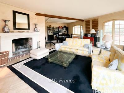 Maison - 225 m² - 8 pièces